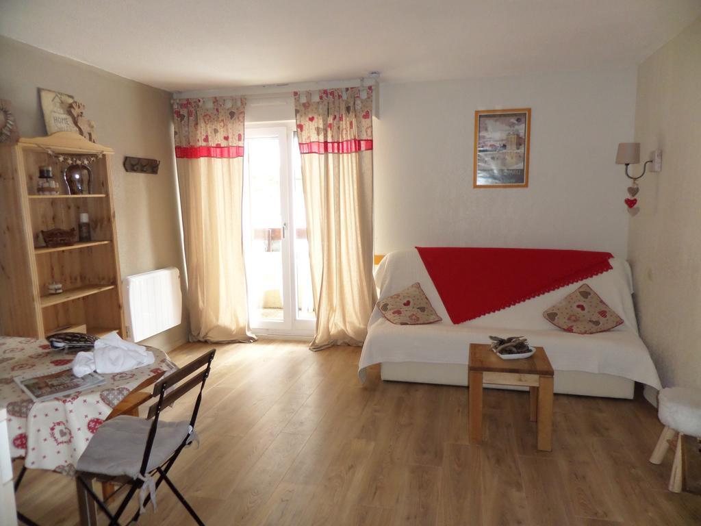 Appartements Les Balcons Du Soleil Font-Romeu-Odeillo-Via Exterior photo
